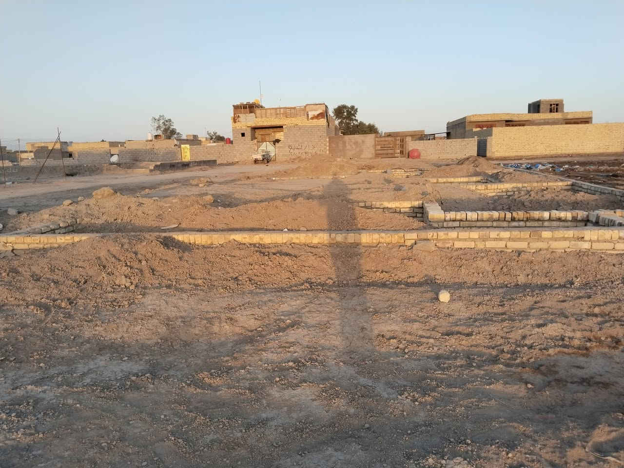 للبيع بتلو يمه  ماي وكهرباء 
الصخيين نزله ابو كميل 
المساحه 140متر
*********** واتساب
