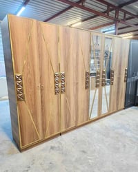 غرفة نوم • مستعملة • ١٠ قطع