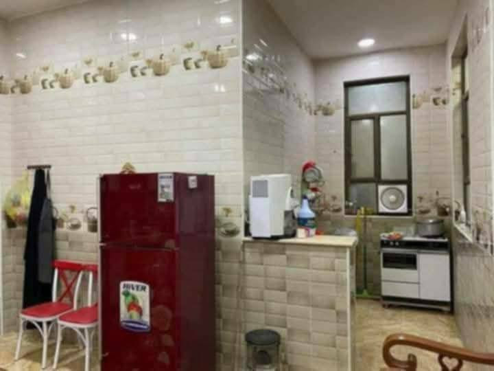 دار للبيع طابو زراعي سند الموقع شارع 80 ركن خير محطة الاضواء المساحة 400 متر مربع 9 غرفه نوم هول صالة مطبخ ومجمع صحيات عدد 3 للاستفسار مكتب النبل للعقار والبناء والهندسه
*********** واتساب 
***********
