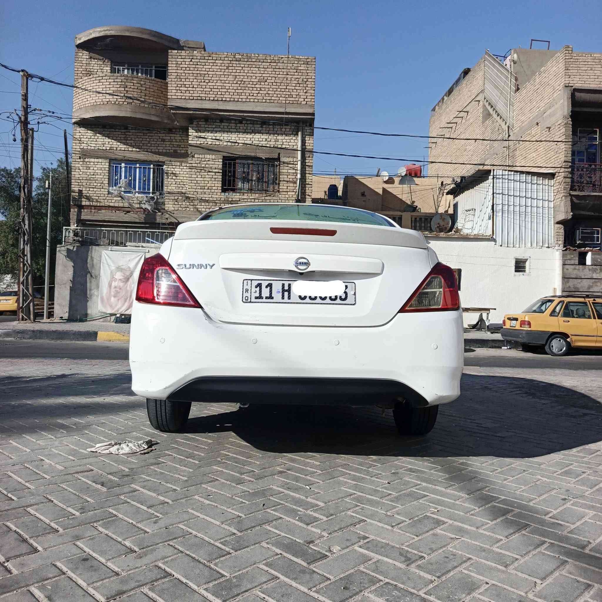 نيسان سني هندي موديل 19 ماشية 196 
كامرة شاشة سبير مانزل رقم بغداد بسمي سعر 97 ورقة 
***********
