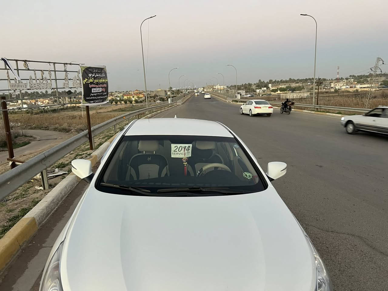 السلام عليكم 
سوناتا مضلع خليجي كفاله عامه بس الدعاميات مصبوغه سياره كفاله اتخبل ماشيه ١٠٣ سعره ١٤٠ بيه مجال حك الجيه والسياره مناقصه برغي بيه كازكيت مفتوح بس مكان السياره مكانه بلد قرب مرقد السيد محمد ***********
