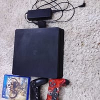 بلاي4 • نضيف جدا • يد اصلية وتجارية