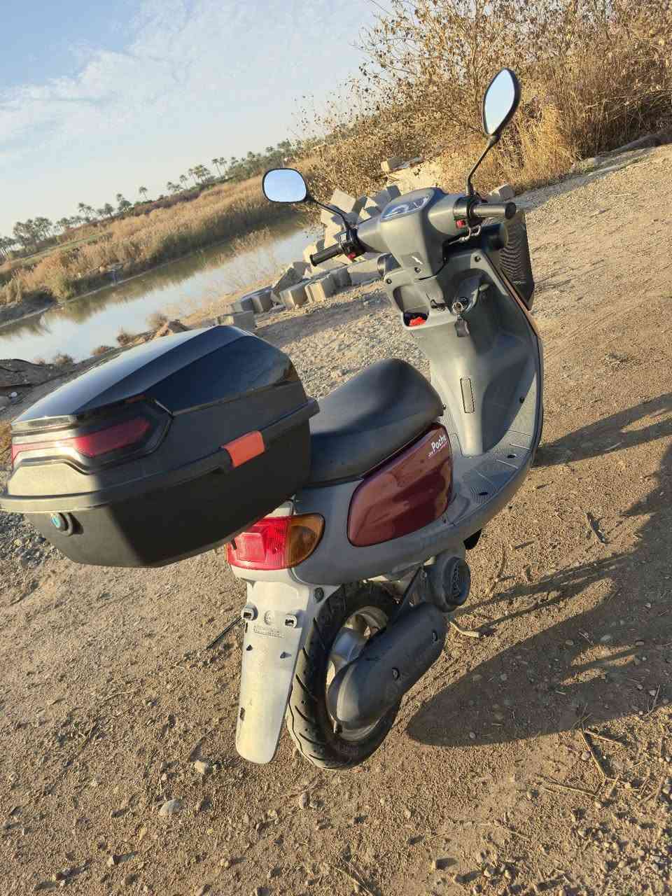 السلام عليكم يوماها ٦٠ للبيع ام البرده اللون ماروني موديل 2003 دراجة كفاله عامه المحرك ماممدود عليه سبانه كهربائيات دبلات كلها ع وضع الشركه وين ماتريد تفحص براحتك دراجه جديده بمعنى الكلمه السعر ٨٠٠الف وبيها مجال بسيط المكان واسط الصويرة ***********
