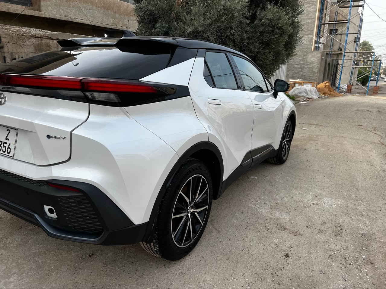 تويوتا CH-R سي اج ار موديل 2024 خليجي استيراد خاص ياباني اصلي مو تجميع صيني
هايبرد HEV بدون صبغ تبديل فقط جاملغ امامي ودعامية بلاديات نفس اللون بدون دواخل بدون ايرباك ماشية 10000 كيلو جديدة السيارة 
تو كلر قمارة سودة
بصمة يدات ابواب مخفية
شاشة كبيرة كير طيارة
دشبول ديجيتال
تحكمات استيرن
رادار امامي وخلفي 
نقطعة عمياء
حساسات امامي خلفي
مري شفط اشاير بالمري
مانع اصطدام 
اوتو هولد
قيادة ذاتية 
تحديد المسار
هاندبريك دكمة
مودات قيادة 
اوامر صوتية
رقم بغداد الدولي 
هزة جديدة وسنوية جديدة
السعر 190 ورقة 
العنوان بغداد
0️⃣7️⃣8️⃣3️⃣5️⃣7️⃣7️⃣5️⃣0️⃣4️⃣7️⃣ بغداد, العراق
