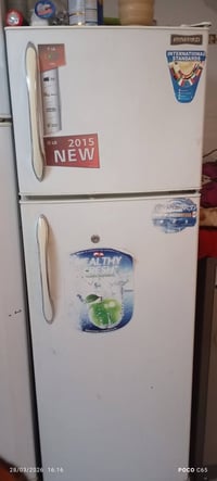 ثلاجة للبيع نظيفة وشغالة وسعرها جدًا مناسب مكانهة بغداد المشتل لا يوجد...