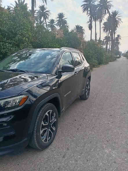 جيب كومباس موديل ٢٠٢٢ واحد على واحد فتحة وبصمة السياره ماشية ٤٠٠٠٠الف كيلو متر السعر ١٧٠ورقة السياره صاحبها مدير مدرسة العنوان بغداد الراشدية رقم الموبايل ***********
