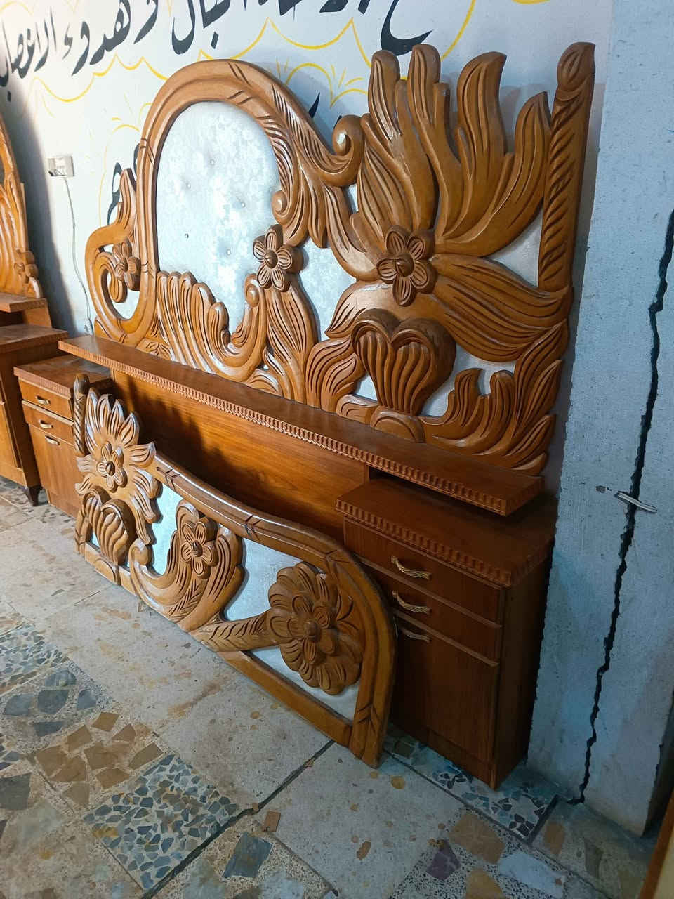 غرفه بدون قنصور جديده مستعمله شهر السعر 250 العنوان حي تسعين نهاية حي صدام  .  *********** موصل, نينوى
