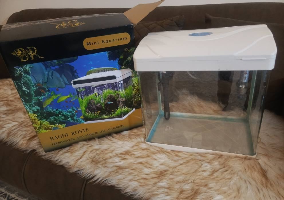 حوض سمك جديد قياس وسط مع اناره وشلال وفلتر وجهاز اوكسجين
وحجر ارضيه وهيتر السعر 45 الف عنوان الحي العسكري *********** كركوك, العراق
