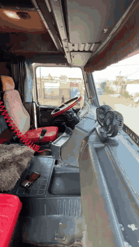 سكانيا قلاب موديل 88 محرك ١٢ ونص لاتنقيص ولا بخار كير 5ب5 مجموعه كتر شاصي مكفول تخم تاير سنويه منتهيه ..رقم بصره . سعر ١٥٠ ورقه وبيها مجال للطيبين.. للاستفسار الاتصال على الرقم 
*********** متواجد واتساب
مكان السياره البصره.. ام قصر
