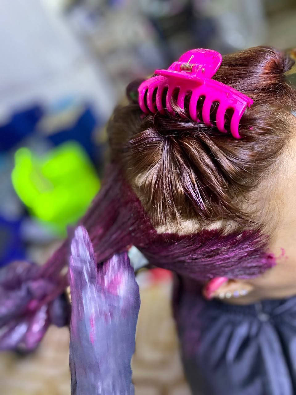 (( كوافيرة بيوتي     يرحب بكم )) ...
1- صبغة حاجب (   5الف😍)
👈🏻حف بشرة الوجه كامل بالخيط ( 10الف😍) تنظيف بشرة عميقة (10الف😍) 
تنظيف بشره +حف (15بدل 20😍)
2- تركيب رموش شعره شعره نص سحبه (  10الف😍)
3- تركيب رموش شعره شعره سحبه كامله (15الف😍)  👉
4- ازاله رموش(5الف😍)  👉  
5- بدي كير قدم ملكي (10الف😍)  👉
6- شيرا جسم كامل (40 الف 😍بدون الم للمناطق الحساسه) 👉
7- شيره نص جسم (٣٠ الف😍بدون الم) 

         يوجد لدينا قسم الشعر
 8_تخصيل الشعر قصير 20 الف 😍هدية معالج👉
9_تخصيل الشعر متوسط 30 الف 😍هدية معالج👉
10_اما الشعر طويل حسب الاتفاق 😍 

11_معالج شعر قصير ٤٠ الف 😍 
12_معالج شعر طويل حسب الاتفاق 😍 
13_معالج الشعر متوسط. ٥٠ الف 😍 

🥰يوجد لدينا قسم اكرلك بمواد كايلي 
            وفكتوريا وباسعار مناسبه🥰
14_جل اكستيشن +منكير ايد (  20الف😍كايلي وفكتوريا 20الف )👉
 15_جل اكستيشن +بدكير قدم(10الف😍كايلي وفكتوريا 10الف )
 16_ادامه مع الجلش والتقشير ايد او قدم(20الف كايلي وفكتوريا 25الف😍 )
17_جلش + تقشير ايد او قدم (10الف😍 كايلي وفكتوريا 10الف )👉
 18_كفر جل +جلش+دزاين+منكير( 25الف كايلي وفكتوريا 30الف )👉
 19_(5الف دينار) ازاله جلش بدون ألم👉
20_(5الف دينار) ازالة البناء بدون ألم👉21_(5الف دينار) جميع النقشات حنه او حبر 👉

            🥰 يوجد لدينا قسم مكياج وتسريحات🥰
ارقى  المكياج حسب طلب الزبونه
جميع التسريحات حسب طلب الزبونه 

  😍 ((توجد لديناخدمة منزلية )) 😍

يعني اي وحدة متكدر تجيني اني اجيها للبيت هم بأسعار مناسبه❤❤

( العمل بأجهزة حديثة وتقنية متطورة وتكنلوجيا حديثة )

خدمة ضيافة للزبائن ...
نسكافي ☕  قهوة حارة ☕ قهوة باردة ☕ شاي أبو هيل

العنوان بغداد :- حي الخضراء شارع المشتل خلف الاحبار اول فرع على اليمين واول فرع على اليسار
للاستفسار والحجز ☎️
*********** واتساب 📞 (( النساء فقط)
*********** واتساب
