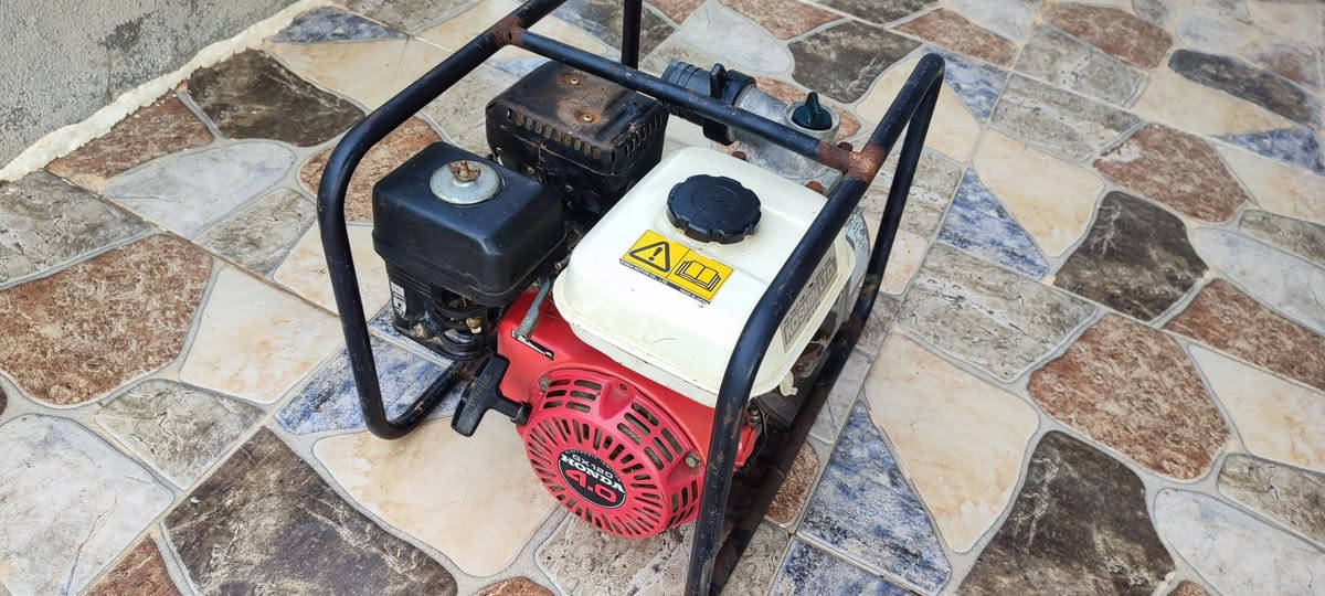 ماتۆڕی ئاو بۆفرۆشتن***********
٢.٥گەلا
شوێن نزیک سەنگەسەر
