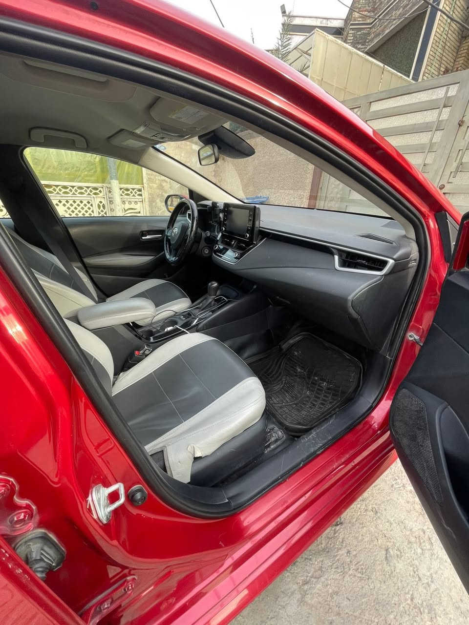 سلام عليكم كورله موديل 2020 ماشيه 83سياره بيه صبغ جاملغين خلفيه او يم الرقم مال بانزين او صور الحادث موجوده بل منشور مكان السياره بغداد حي الجهاد 
رقم ***********
