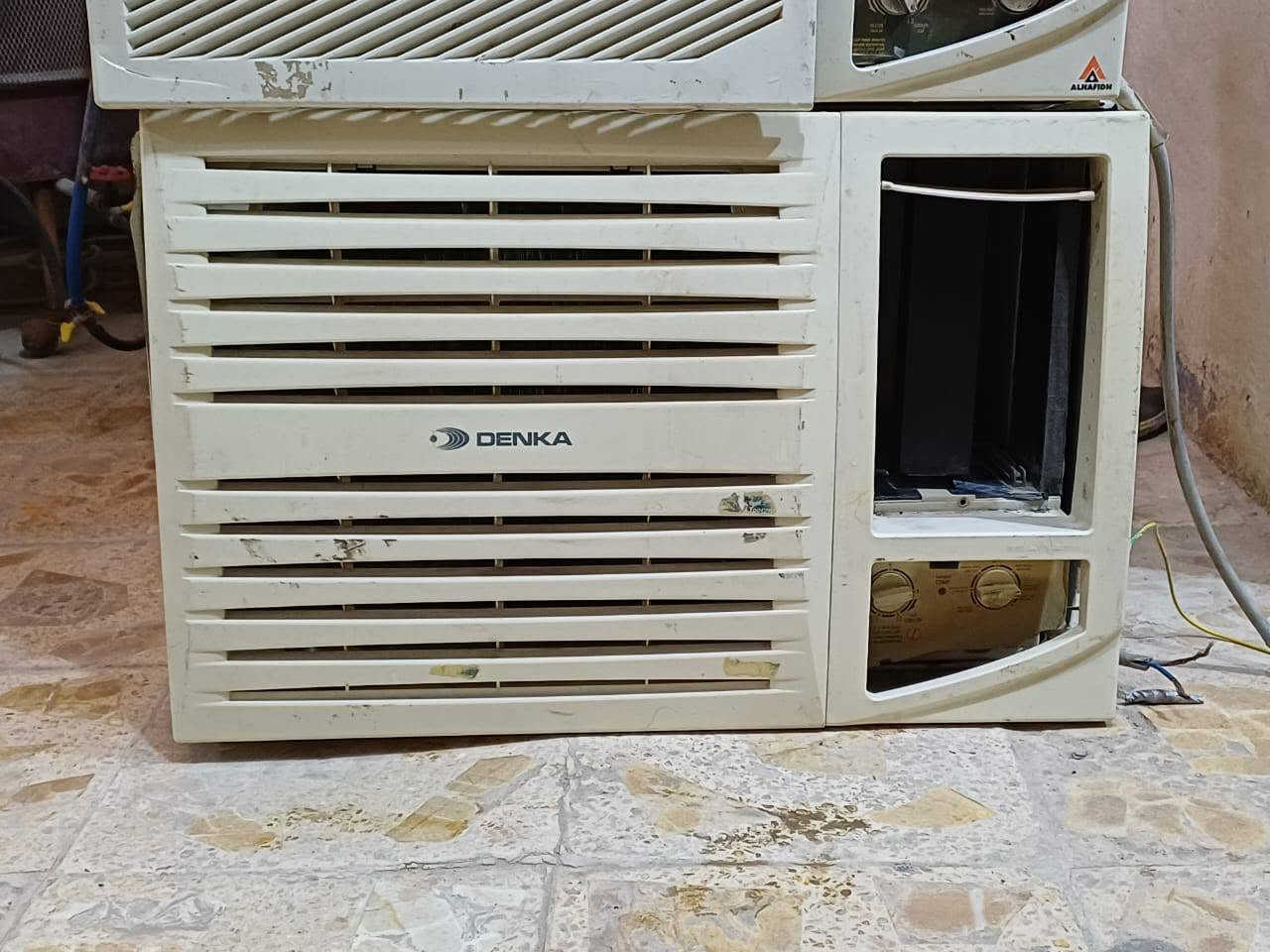 مكيفات 2طن شرط شغل تفحص هنا وتاخذ شرط ثلج 2نفس نوعيه اخوات  سعر لواحد 180وبي مجال ***********
