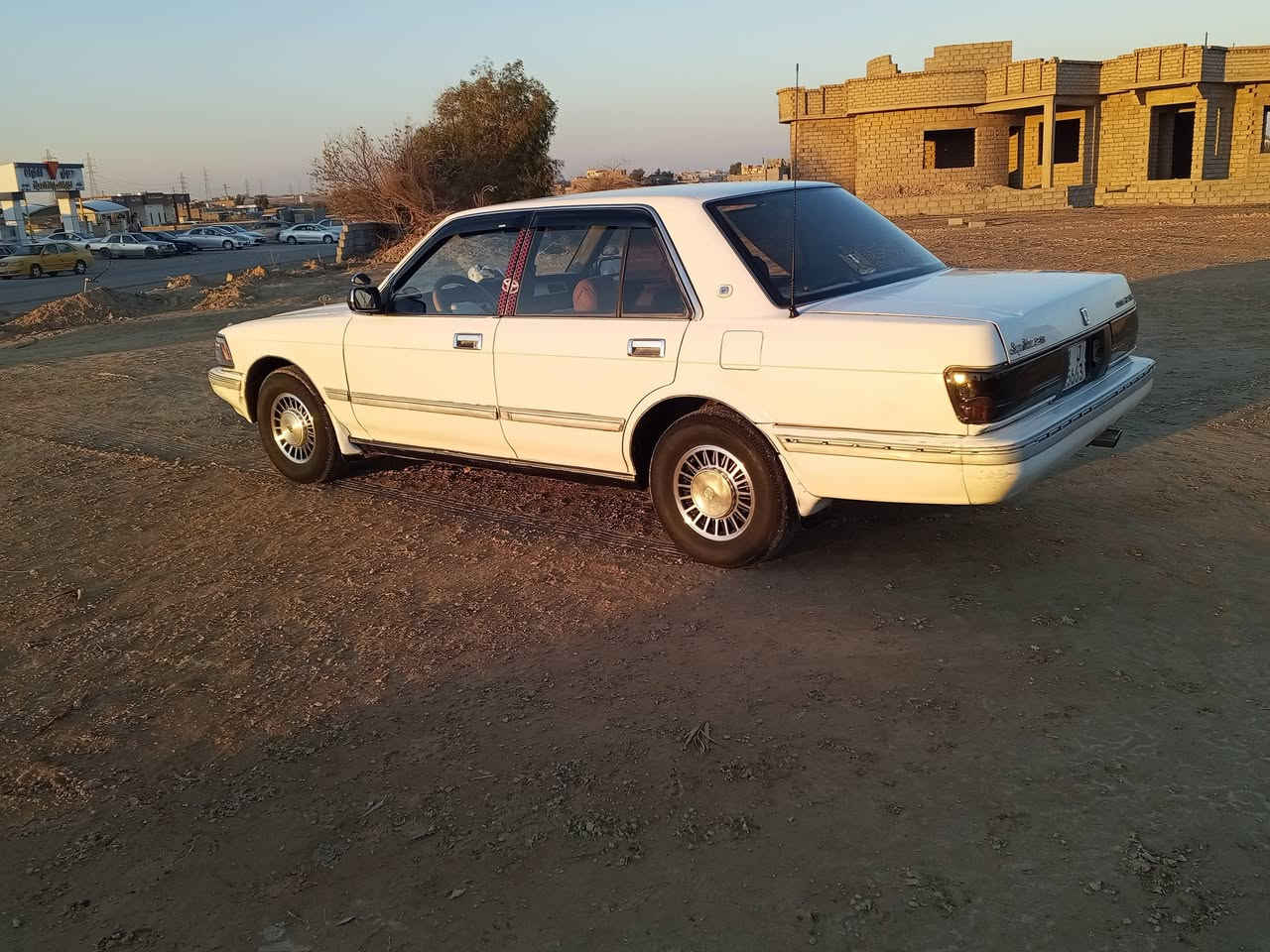 اسلام عليكم
للبيع سيدان  سنويه ل 2030 شرط التحويل موديل  1989  تدفئه تبريد شغاله حت السبلت يشتغل محرك كير شرط صدر تايرات جدد كهربائيات كلها شغاله سياره نضيفه وجاهزه مال جناي صبغ قطعتين فقط السعر 58 وبيها مجال
***********
