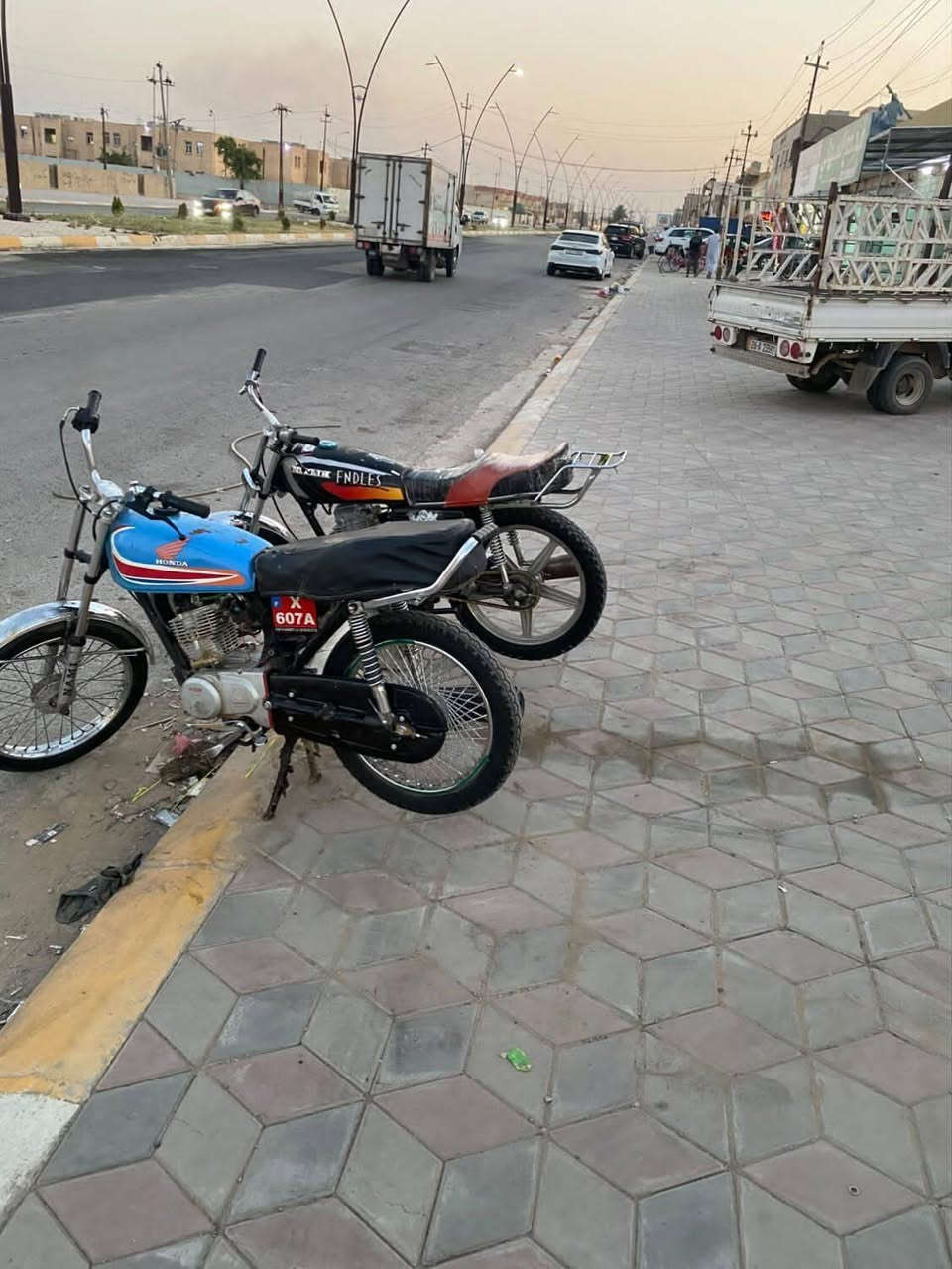 ***********.       550
