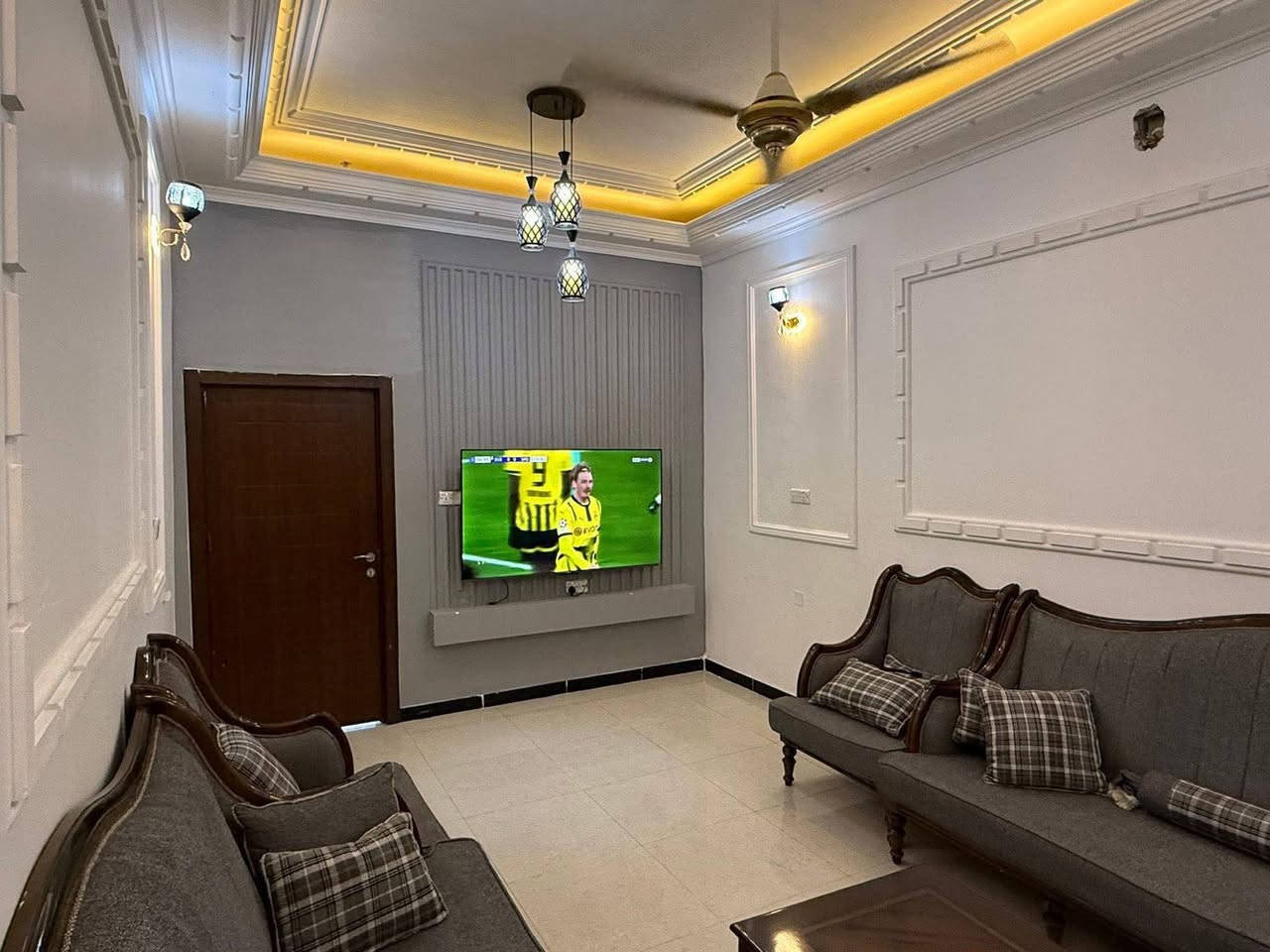 مكـتب محـمد الـبـدران للـعقار

يعلن عن وجود 

دار للبيع  طـابو زراعـي
  #حي #الـصحة  خلـف الـمدينة المائية

#المساحه ١٤٠ متر 
#طابق #واحد
صاله ومطبخ وهول وغرفة نوم وصحيات ٢ وكراج سياره 

لمعرفة السعر والتفاصيل 
***********واتس 
*********** واتس 

#عنوان #المكتب
حله جسر الثوره مجاور اسوق٢٤ ساعه
