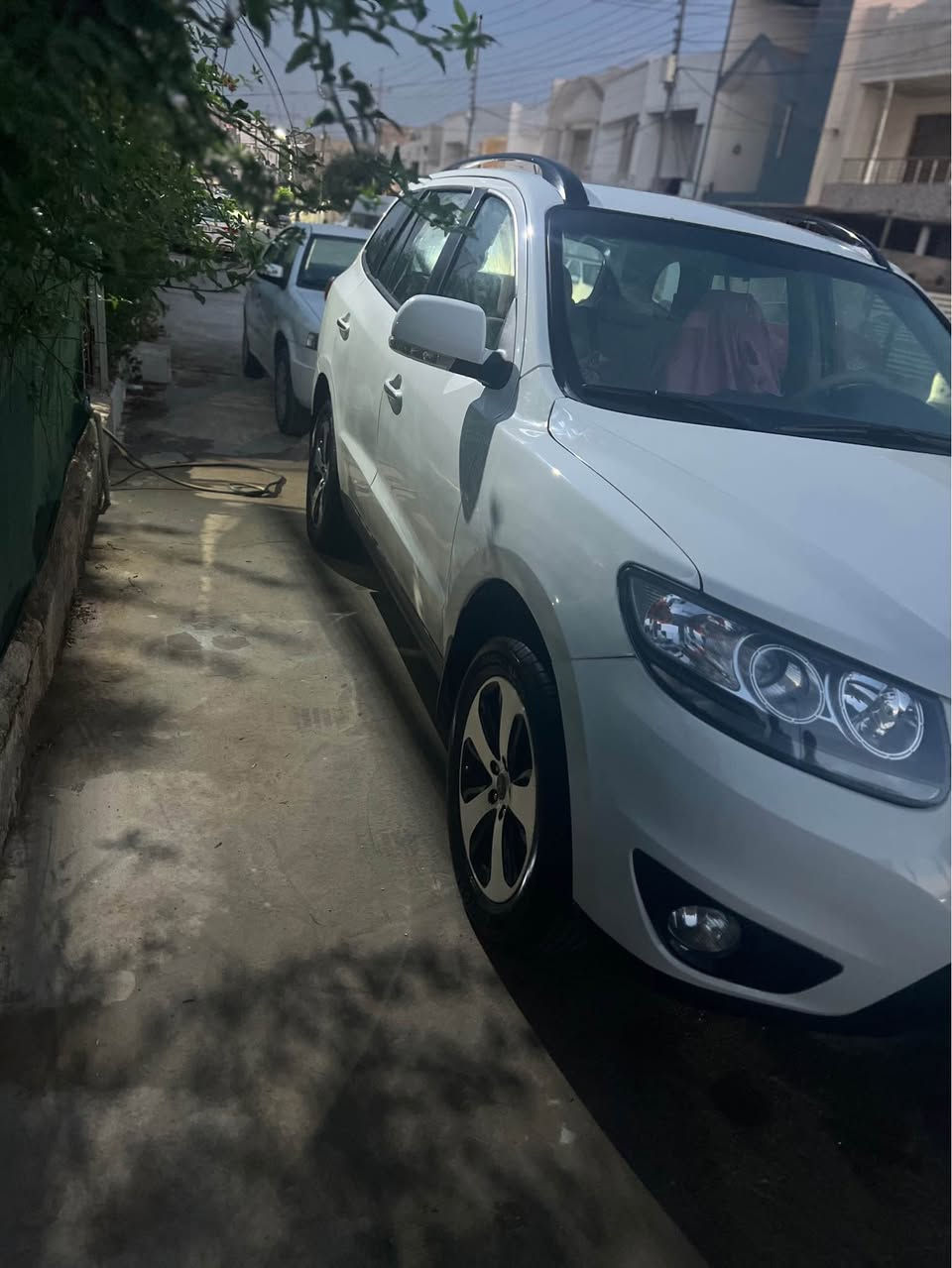 هونداى سهنتافى ٢٠١٢
فول مواسه فات
٣پارجهو نيو سبوخ
١٤٨٠٠٠ كم رويشتوه
جوار پستن
Hyundai Santa Fe 2012 ونداي
فل مواصفات - 3 قطع ونص صبغ - ماشية 148 ألف كم -
4 بستون
موبايل:*********** أربيل, العراق
