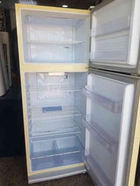 ثلاجة تركي • ٢٢ قدم • مكفولة