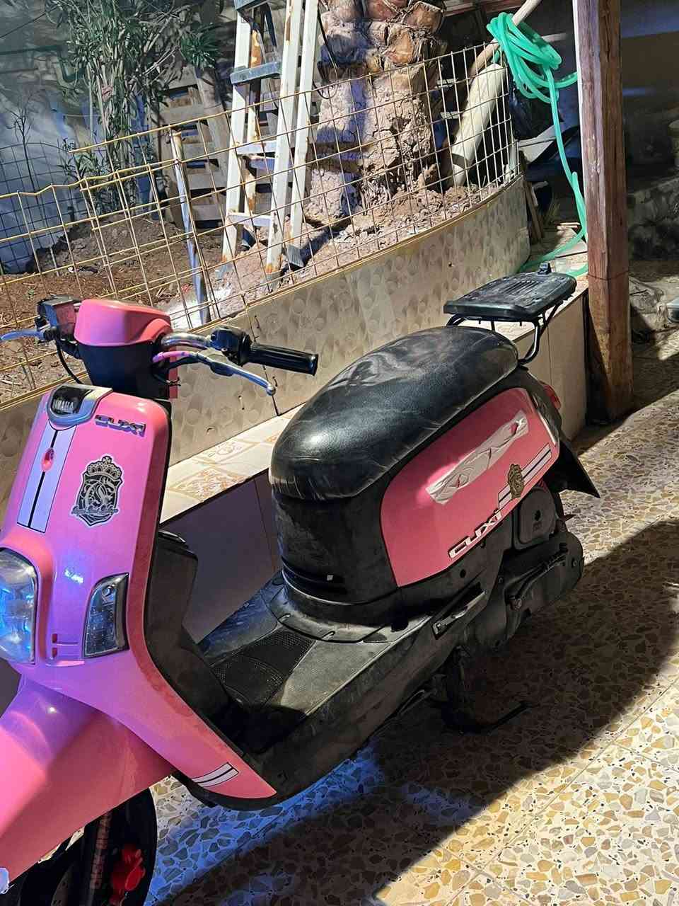 السلام عليكم بوليسي للبيع كلشي شغال بيها نكره سلف مامفتوحه دراجه تخبل ناعمه مكاني 5ميل مستعحل على بيعتها سعرها 950 رقمي ***********
