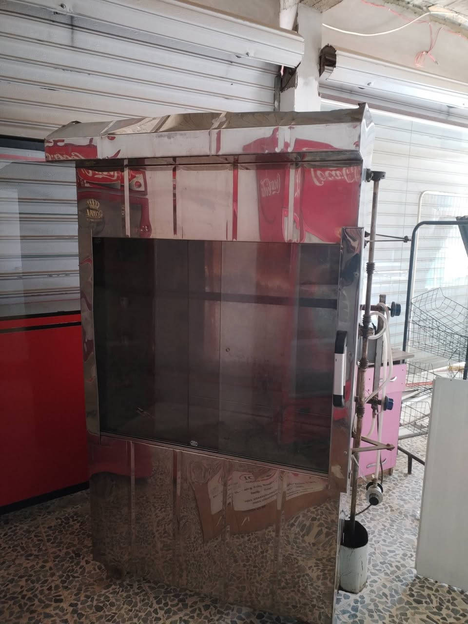 اغراض مطعم للبيع 
موصل  الايسر
***********
***********
