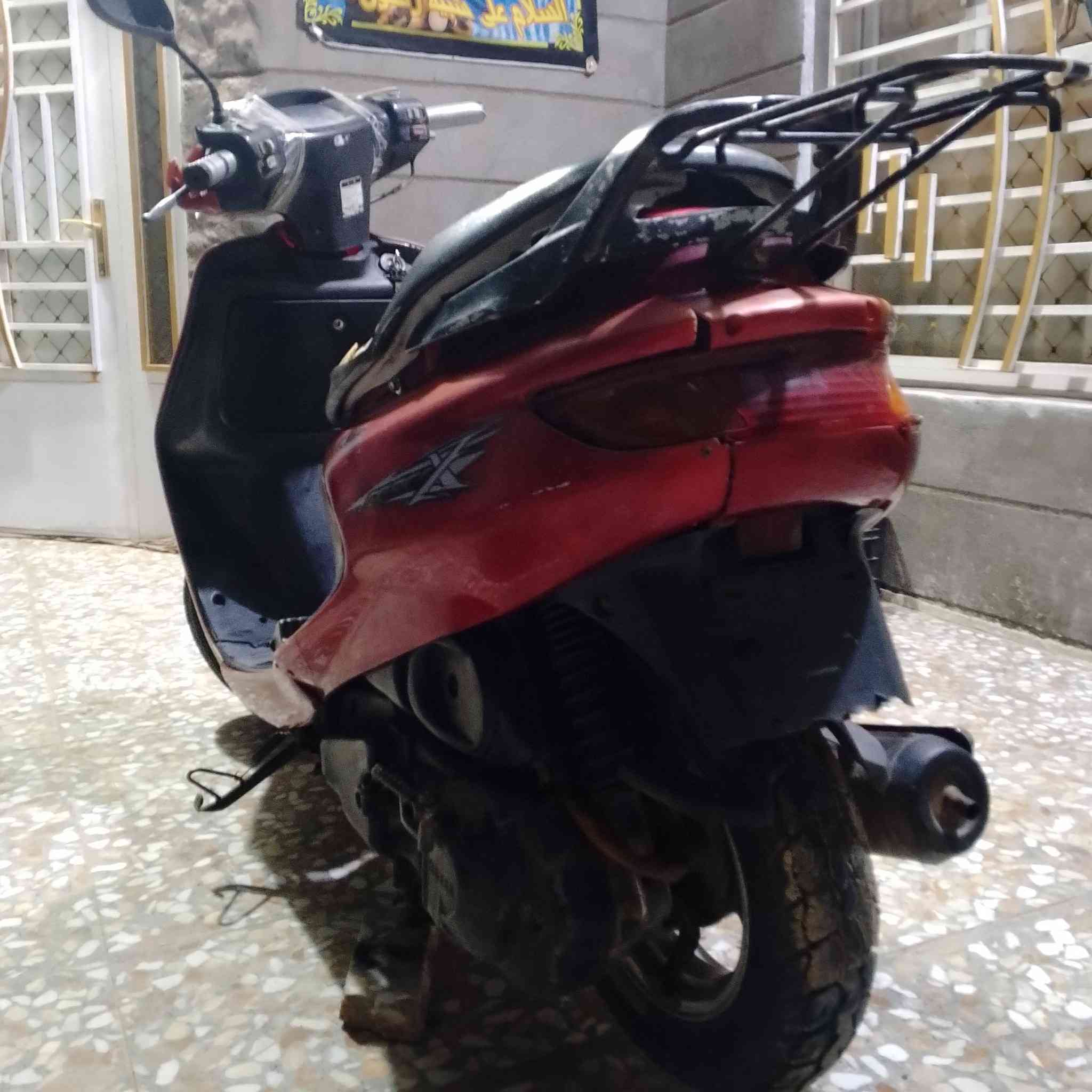 سلام عليكم دراجه فراشه للبيع او نقصه بس كابريتر وتشتغل اني وابيع كوم حديد لأن مافارغ اله *********** مكان طوريج
