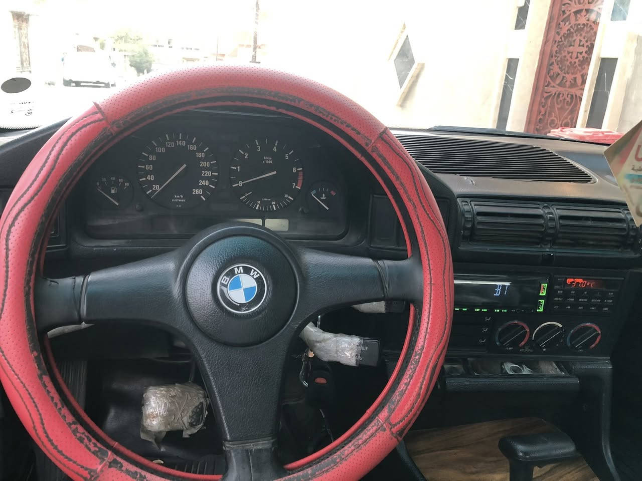 ابيع  نقد فقط او مراوس  بي ام 535 اصل وفصل موديل 90 سنوية خضرة رقم نينوى الماني كوبون بانزين شرط التحويل سيارة كلها شرط فقط صبغ جمالية والكير بس البك ياخر بيا طخة خفيفة حيل بل دايل اليمين مامصلح سعر 50 وبيها مجال الخاص مفتوح هذا خطي مابي واتس اب ***********
