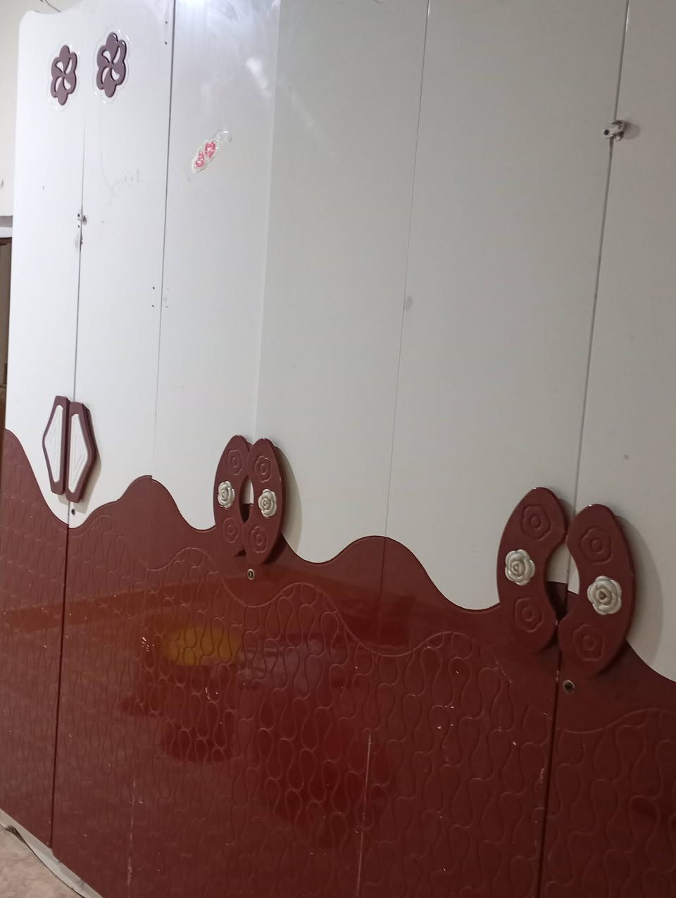 سلام عليكم كنتور تركي ٨بيبان للبيع العنوان بصره حي المهندسين السعر ٧٥وبي مجال واتساب ***********
