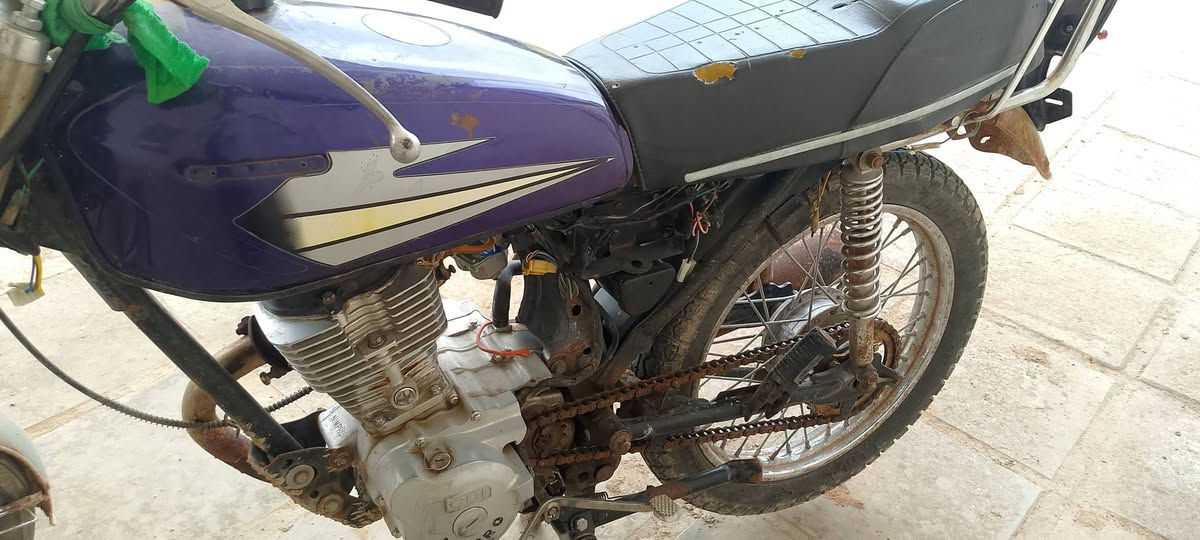 دراجه اربع كير نضيف
سعره 200الف بيه مجال شراي بيه خير ويدلل 
مامتواجد ع الفيس..
***********
