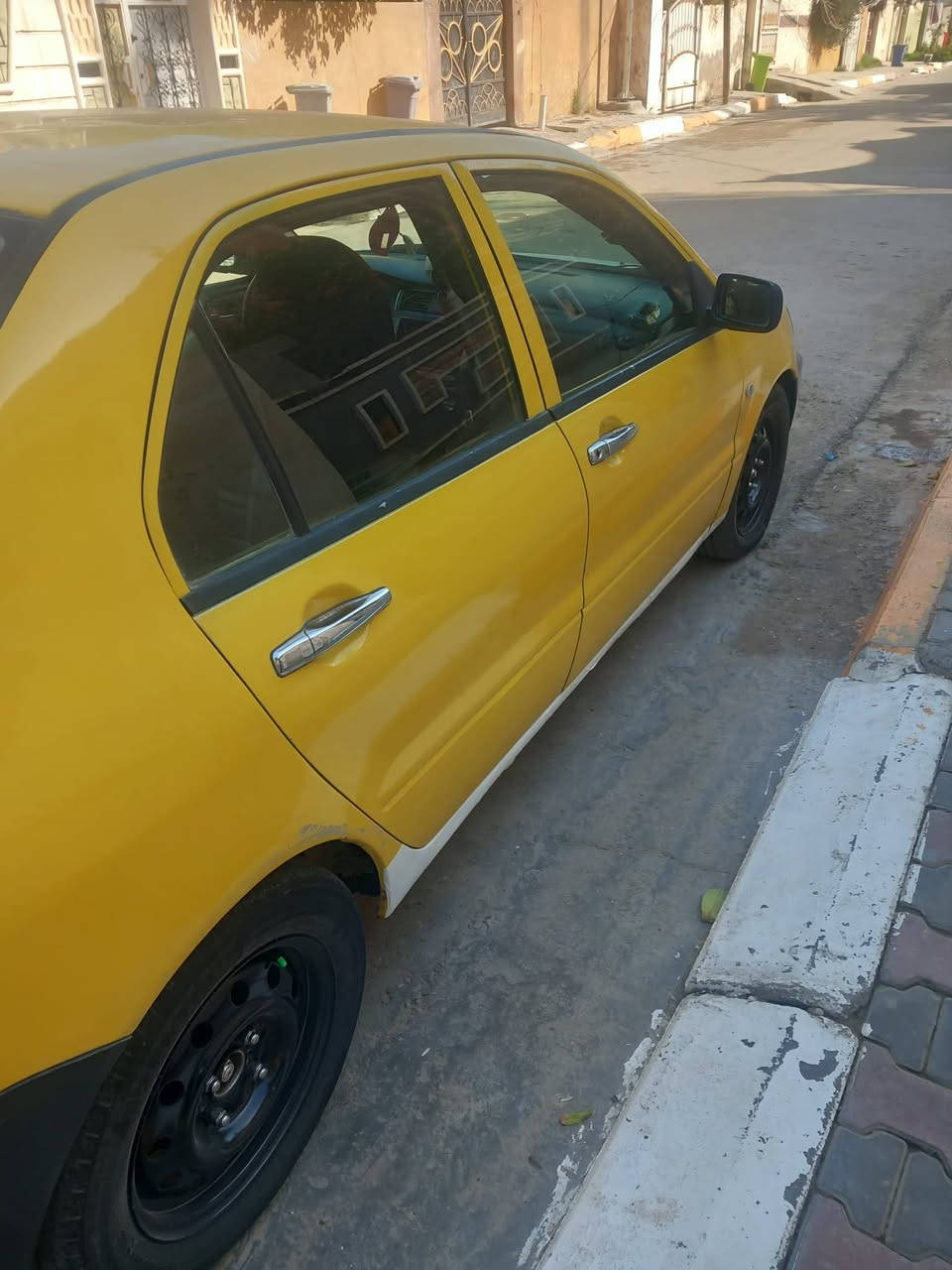 للبيع لانسر 2010 رقم بغداد تحويل مباشر 
مكينه 2000 كير اوتماتيك طختهة جاملغ خلف سايق سعر 63 وبي مجال للشراي للستفسار/‏‪***********
