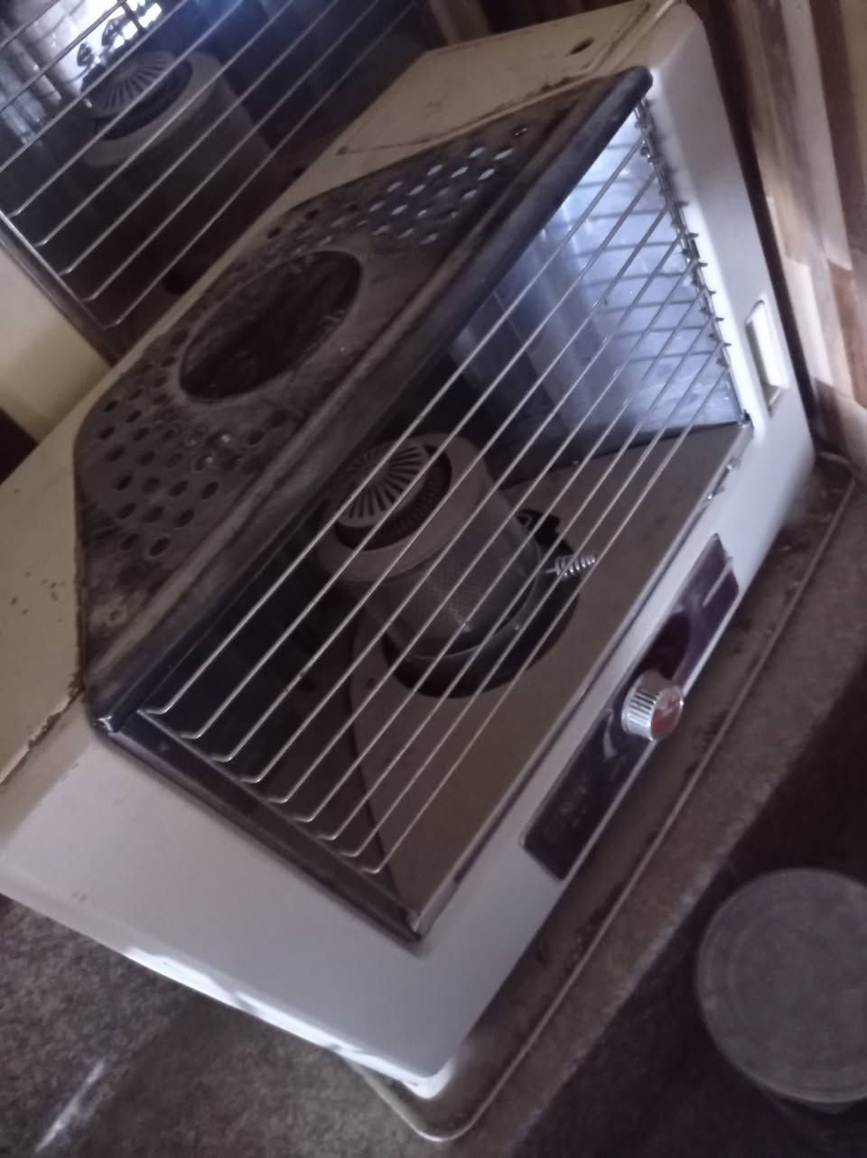 سلام عليكم غراض مستخدمة للبيع مكان كوفة رقم ***********
