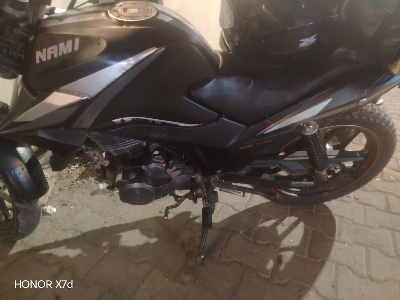 NAMI Z-ONE180 ايرانية.
موديل 2017
رقم بصرة والسنوية ضايعة بس عندي ستنساخ
مكينة 180cc مفتوحة مبدل گير وبيها نضوح
السعر مليون و١٠٠ قفل
***********
