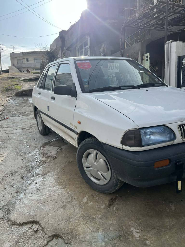 سایپا ٢٠١١  سەیارەکە مالی دۆستە بەشەرتی هەموو گیانی ئیش بکات مەکینەی تازە تەشفیتە دەعمی بۆ دەعمی بەشەرت قەترە بۆیاخی نیە لە روبەرو جوانترە سەنەوی عەسلی لەگەلە بەشەرت بەناو کردن سەیارەکە تا بلی جوانە کارەبای و هەمو شتیکی ئیش ئەکات   نرخی ٣٧ گەلا مەعامەلەیەکی برایانە *********** السليمانية, العراق
