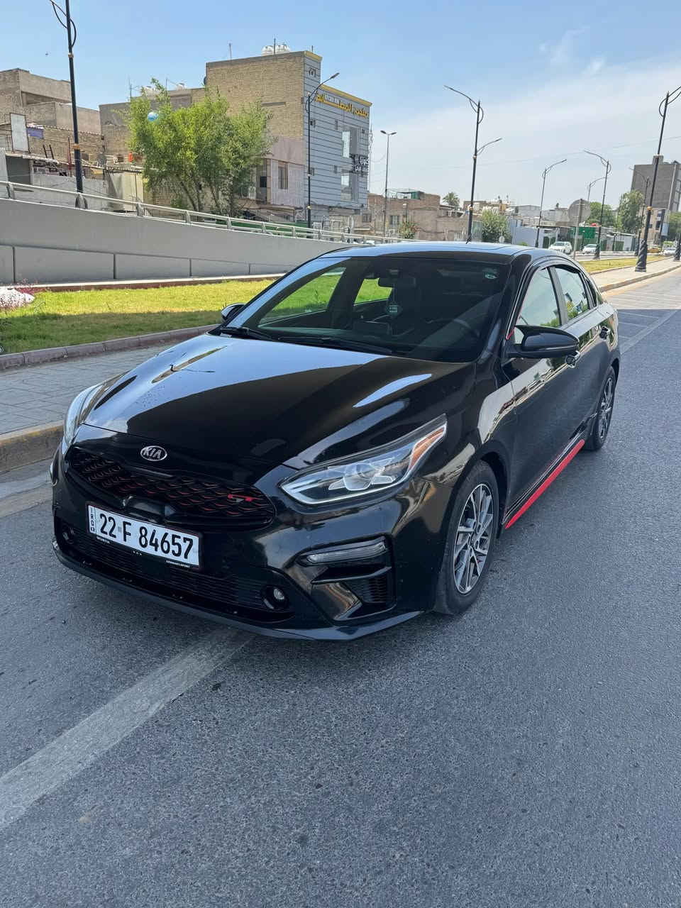 السلام عليكم عندي كيا فورتي جيتي موديل21 جاملغ وبنيد صبغ فقط حادث خفيف جدا بدون دواخل سياره جديده مواصفات السياره 1 على 1 فول للأخير الجيتي 
١-سلايت روف فتحه
٢-بصمه تشغيل +ابواب
٣-تحكمات ستيرن فول 
٤- شفتات
٥-درايف مود
٦-شاشه جبيره بلاد لمس
٧-كاميرا ٣٦٠ 
٨-ردادر امامي
٩-ردادر جانبي
١٠-تشغيل عن بعد
١١-ويل كب كروم
١٢-لايت زنون
١٣-لدات خلفيه
١٤-مكينه ١٦٠ تيربو 🚀 
١٥-دبل صالصنه 
١٦-انظمه قياده ٣
١٧-اشاير بالمري
١٨-داخل جلد بلاد
١٩- كشن السائق كهربائي 
٢٠- كشنات حظن
٢١توقف ذاتي عند التصادم
٢٢- شحن وائل ليس
٢٣-تبريد قطعتين
وبعد بيها هواي مواصفات ممذكوره عنواني بغداد الطوبجي معروضه ١٢٨ وبيها مجال *********** بغداد, العراق

