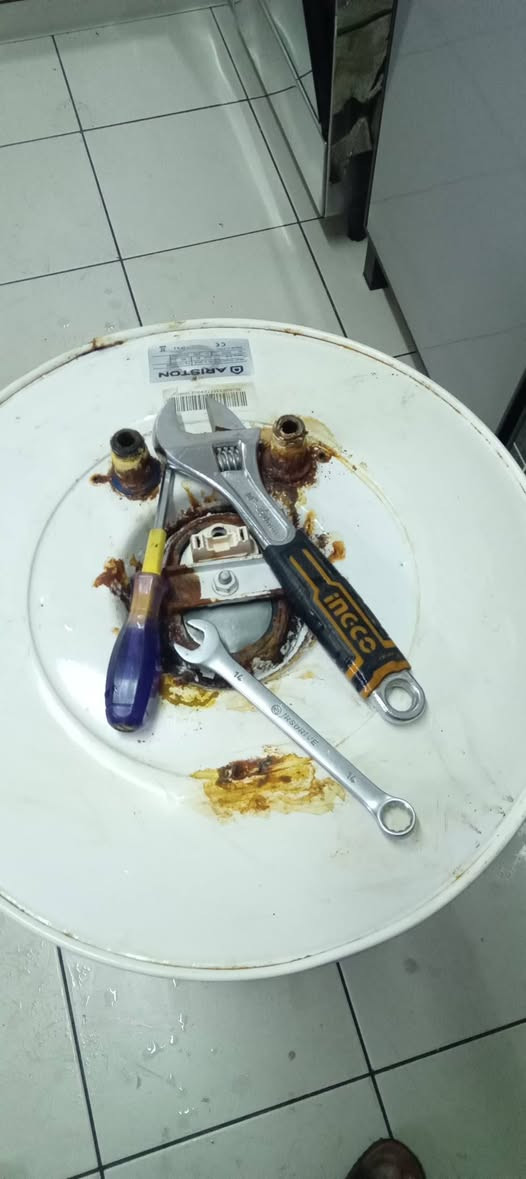 تغليف الابواب الشقة
تثبيت المراوح السقفية
ربط الغسالات الفول اتماتيك
تبديل الخلاطات السنك
تبديل القفل الباب الداخلي للشقة
الصيانة وادامة وتبديل السخانات الشقق
***********
