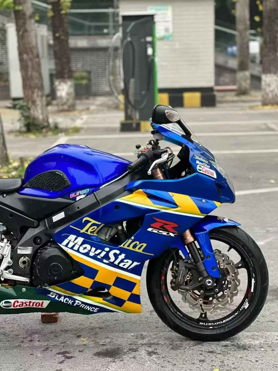 GSXR1000
2005
25ورقە
ضمان  محرك گير بدون حادث
هزا دراجه بل خارج 
بعد ٤٥-٩٠ من دفع وصل سليمانيه
***********
***********
اعزا كرام كل دراجات بل خارج بعد ٤٥-٩٠ وصل 

أعتذر إن تسببت هذه المنشورات في مشاكل لبعض الأشخاص.

أي شخص لديه شركة نقل في الصين أو اليابان، سأرسل الدراجة النارية إليه. جميع الدراجات النارية أرخص.

وبالمناسبة، هذه الأسعار صحيحة.

لقد صُدم بعض الناس بشدة، يا أعزائي.

أؤكد لكم أنني سأجعله أرخص آنشالله 
شكران للمدير كروب
