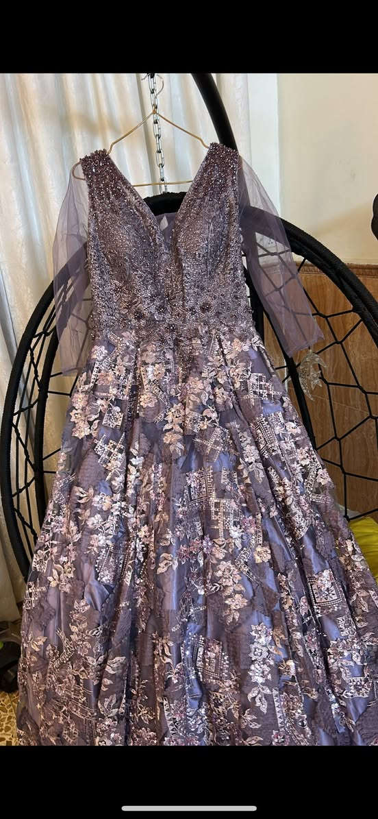 السلام عليكم عندي بدلتي اريد ابيعها جديده كلش ملبوسه اقل الساعتين وكلش  محافظه عليها 
سعرها ٨٥ وبيها مجال بسيط تلبس من ٦٥ ل٧٥ 
مكاني بغداد وعندي توصيل


**إذا كنت صاحب هذا الإعلان وتريد حذفه لأي سبب، رجاءا أرسل رسالة إلى الدعم الفني**