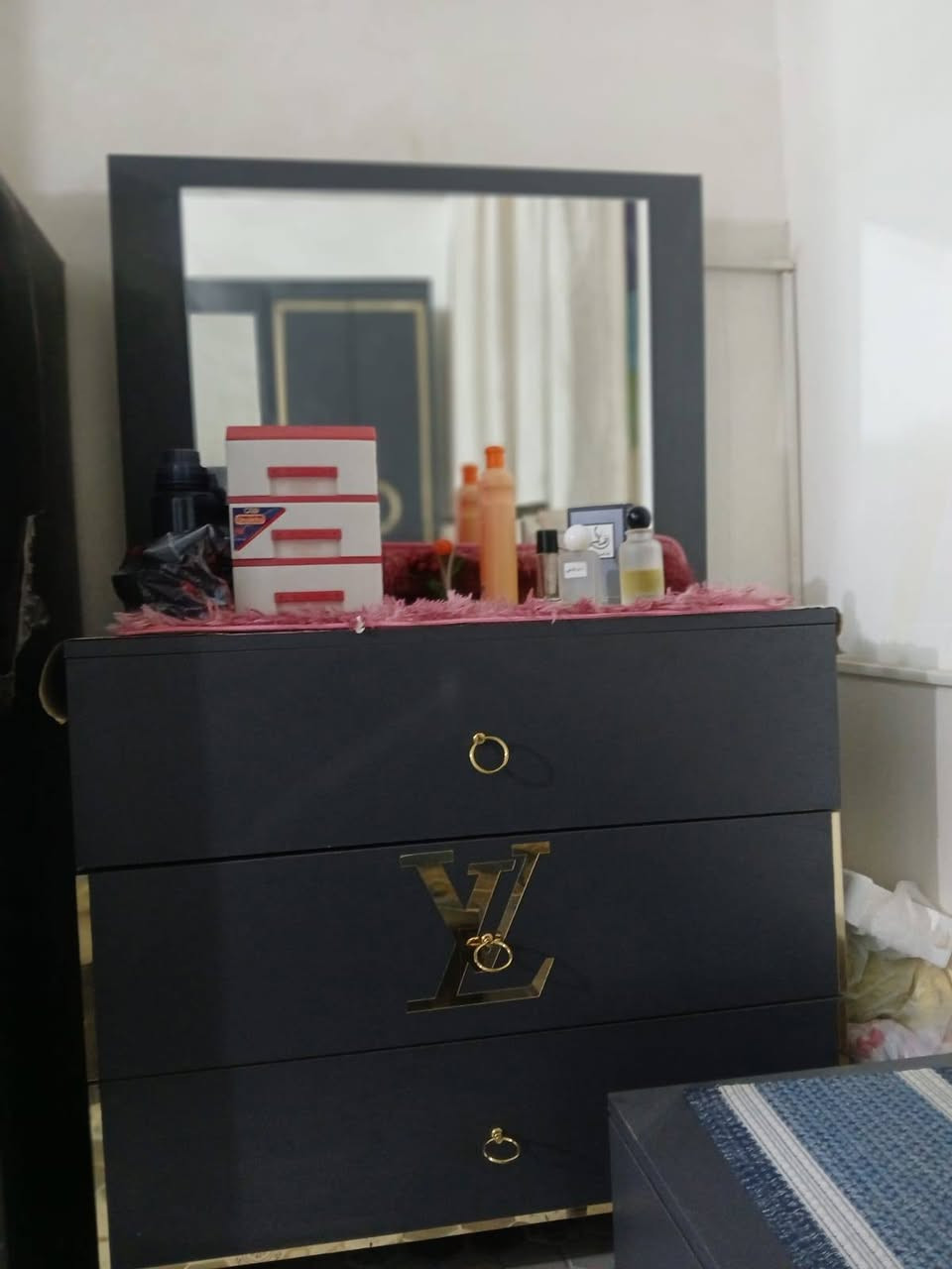 غرفة اخشاب ...تركي ..5قطع ..سعرة 550بيهة مجال ...استخدام قليل ..مكان قرية الغدير


**إذا كنت صاحب هذا الإعلان وتريد حذفه لأي سبب، رجاءا أرسل رسالة إلى الدعم الفني**