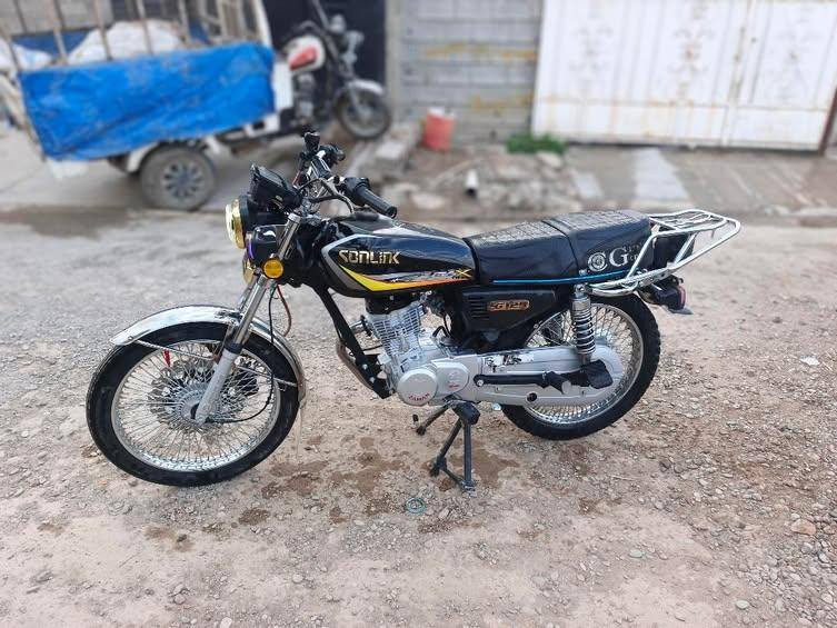 السلام عليكم دراجه سلونك اربعه كير موديل 2025للبيع كله بلادي محرك بالشرط ما طاخه صبانه  شاشه مكسوره فقط  مكاني كركوك حي عسكري السعر 600وبي مجال بسيط ***********
