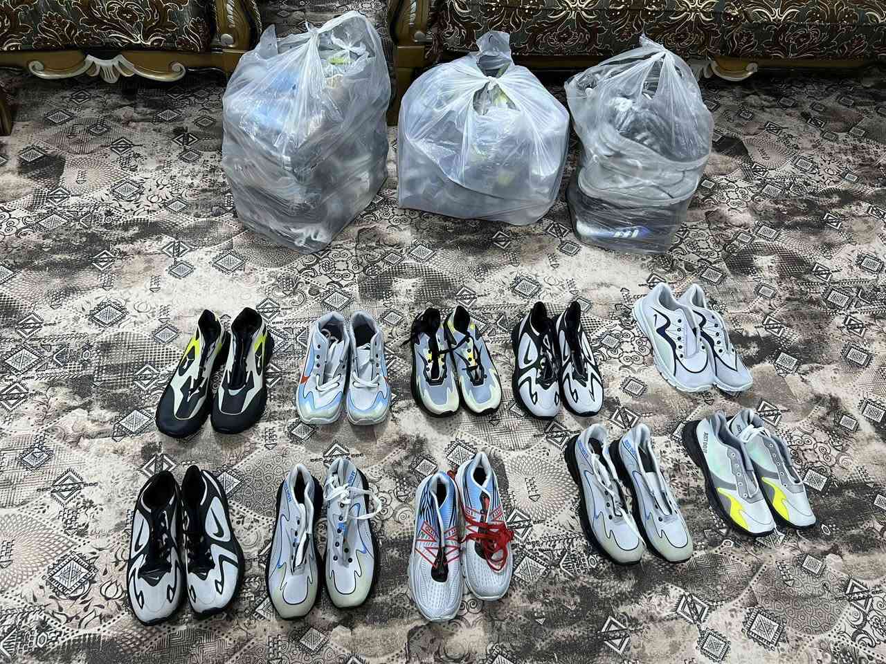 السلام عليكم
عرض نار 🔥تصفيه محل قبل العيد 
احذيه شبابيه
قياسات من40الى 45
سعر الزوج 3500ثلاث الاف دينار ونص خصم من الاخير 
اصحاب المحلات والبسطيات 
الموقع المدحتيه قرب كراج الموحد
📍ملاحظه العدد 40زوج
البيع 5ازواج فمافوق
***********
