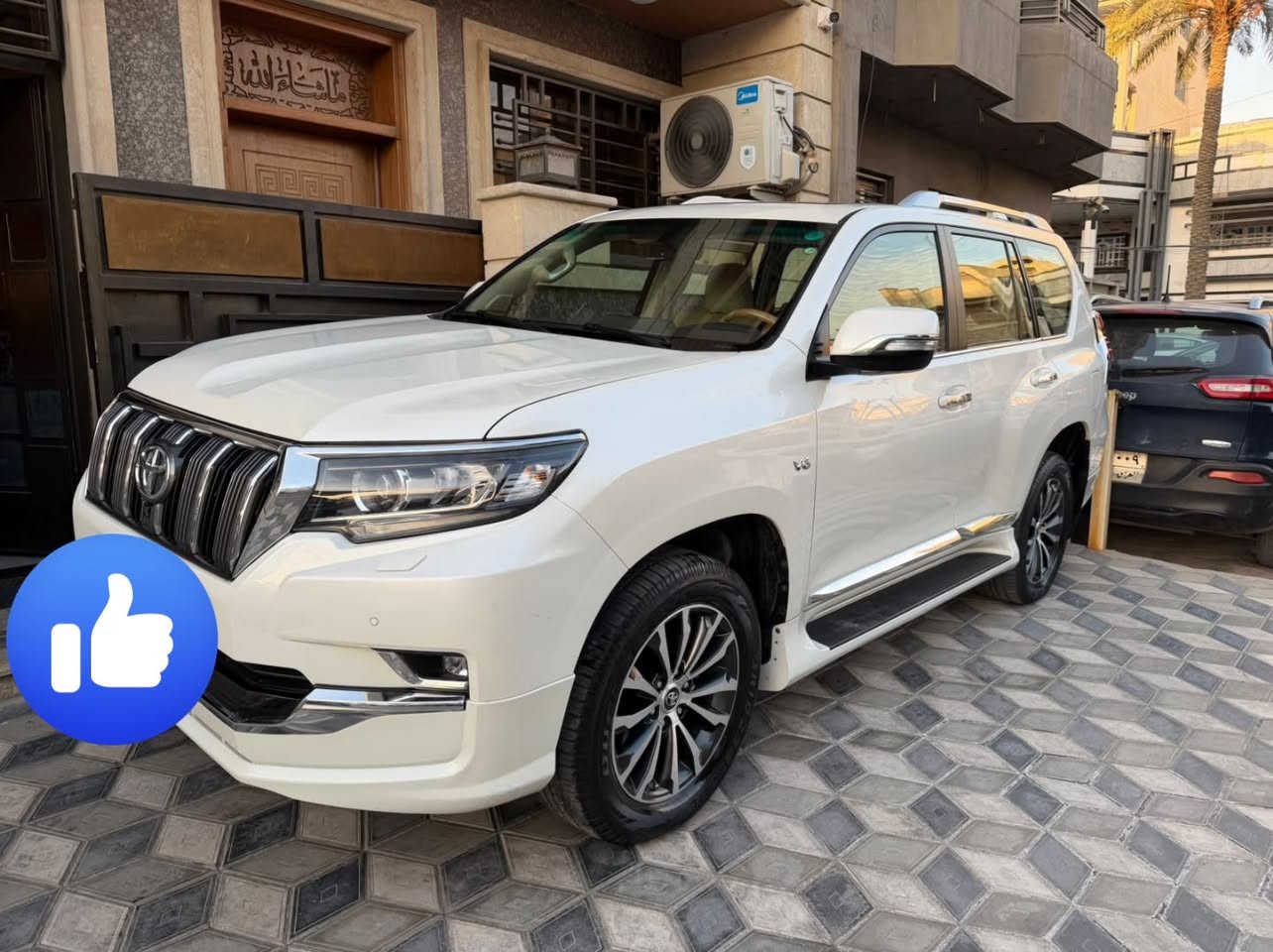 الرجاء قرائة المنشور اسفل الاعلان قبل الاتصال
لان بي كل التفاصيل والملاحضات الي تخص السياره 
:
عداد المشي 69الف كيلو 
محرك 6 سلندر حجم 4.000
موديل 2022  (VX باب اول الفول ام الدبل ماوس  )
فتحة سقف سلايت كشنات جلد كشن كهرباء وتبريد 
اربع كامرات هواي بيها مواصفات بيها حادث مبدل باباين عكس السائق موجوده صورة الحادث 
اربيل باسمي تحويل مباشر 
السعر نهائي 38 الف دولار 
للاتصال ***********
