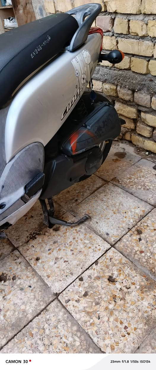 سلام عليكم فله 2013 للبيع
وكاله نضيفه ڪفاله عامه 
دراجه ختم واحد
مڪاني العماره. ..؟ 
 ***********
سعر (واحد و50) وبي مجال
ملاحظه دراجه فقط بك لايـت مكسور
