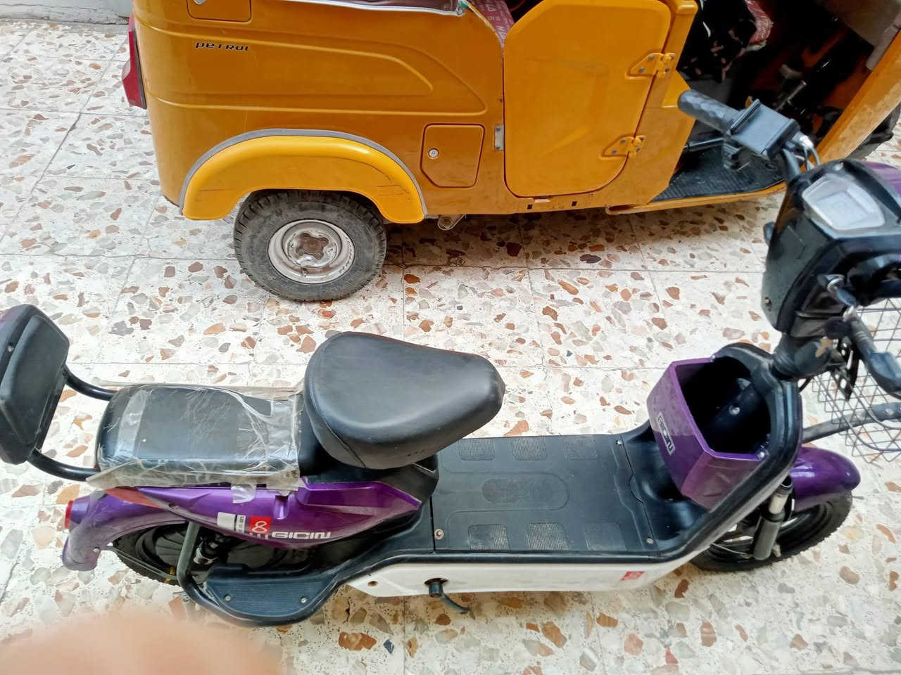 السلام عليكم دراجه للبيع السعر 300 وبيه مجال الاستفسار على مازنجر


**إذا كنت صاحب هذا الإعلان وتريد حذفه لأي سبب، رجاءا أرسل رسالة إلى الدعم الفني**