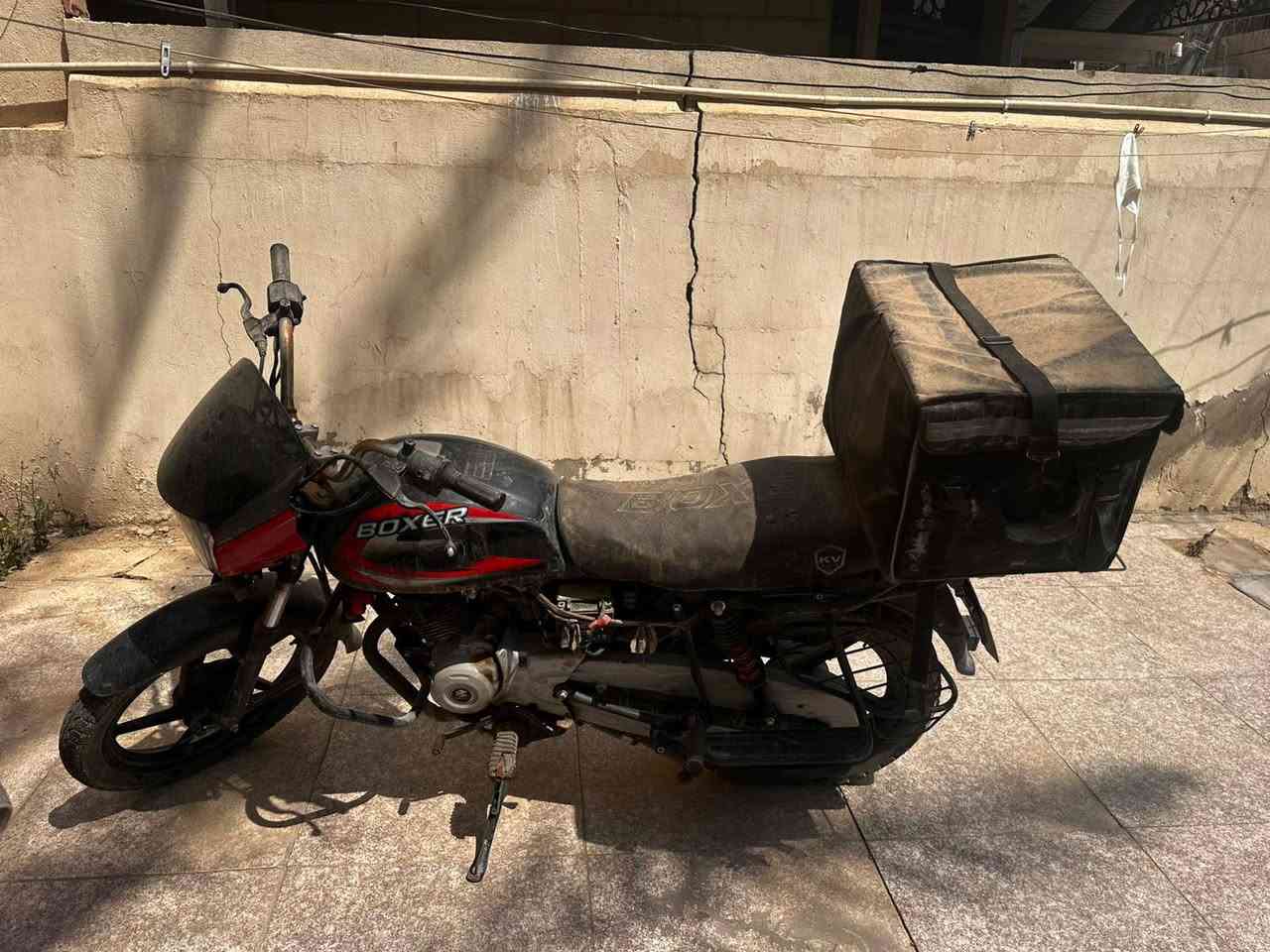 بوكسر موديل ٢١ متروكه الدراجه كفاله عامه سعرها ١٨٠٠ ماشيه ٧٠٠٠ اخت الزيرو  مرقمه وبأسمي سنويه تحويل ثاني يويم الرقم ***********
