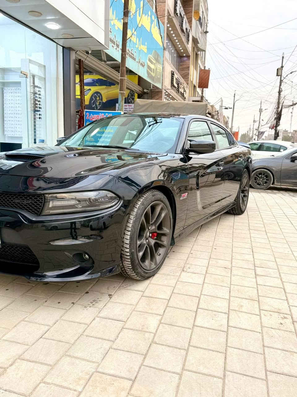 السلام عليكم
جارجر سكات باك موديل 2020 
 السعر187$ 
SRT  6.4L  V8 مكينه 
اللون اسود 
الممشى 45 مايل
السياره بـ اسمي شخصياً رقم جديد وهزه جديده
فول مواصفات عدا الفتحه
دشبول وبطانه البيبان خياط
مقاعد جلد وكنتاره تدفئه وتبريد
اضافات كاربون فاير من الداخل والخارج
برمجه وتفريغ وبگ فاير وصوت الاكزوز رعب
بيها جهاز رفه ستروكر
منظومه زنون وبلاجكتور كلش قويه
تبديل دهن جديد
گير ومكينه واكسل وتبريد كفاله بشرط
الحادث كما موضح بالصور جاملغ ايسر وبنيد فقط شواصي كفاله
وهنا انطخت عندي باب الايمن وداخل الباب وربع القماره تصليح والباب تبدل نفس اللون يعني صبغ قطعتين وقماره 
العنوان/ بغداد الامين ا
الاتصال  او وتساب ***********
