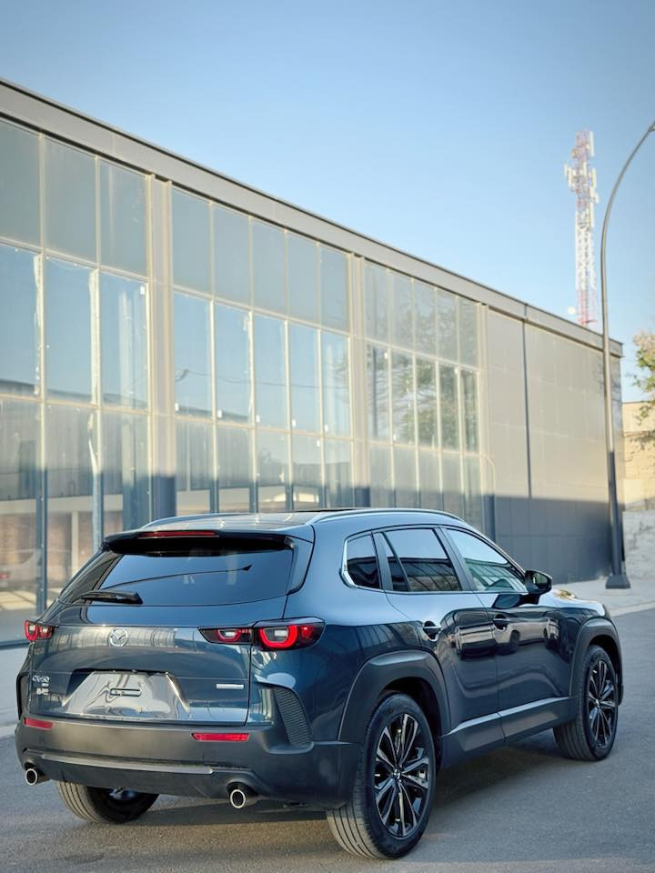 MAZDA CX50 PREMIUM 2024
مازدا بريميوم  CX50
موديل 2024
مواصفات فول فول بريميوم 
ماشيه 10 الف فقط
ضرر خفيف جانبي مبدل باب نفس لون بدون صبغ سياره
مواصفات 
پانوراما، كيج الكتروني ،  , بصمة تشغيل ، ابواب بصمة ، بريك بسمه، فور ويل
 كشنات جلد + كشنات هيتر ميموري  تبريد قطعتين
كشنات كهرباء
سيستم سماعات بوس
‏ABS,TC,navigation,wifi,GPS,Bluetooth,ECO,
شاشه كبير  كاميرا رادار 360 ، Auto Hold ، ٣ مود درايف Normal Sport  ، offroad
لايت فول ليد زينون بگ لايت ليد 
محرك 4 سلندر 2.5 SKY ACTIVE

📍مكانه سليماني 
♦️بدون رقم تترقم شمالي فقط سليماني اربيل دهوك

للستفسار :
‏Viber+Whatsapp
📞***********
