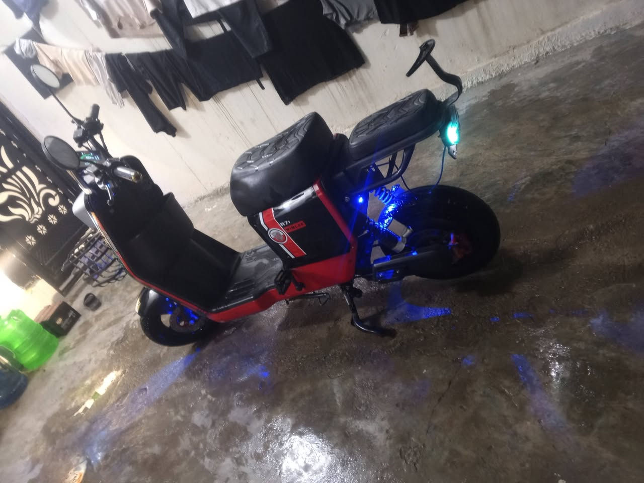 السلام عليكم عندي دراجه شحن للبيع كل شي ما بيها كل شي بالشم سعر 450 وبيها مجال قليل0778372890


**إذا كنت صاحب هذا الإعلان وتريد حذفه لأي سبب، رجاءا أرسل رسالة إلى الدعم الفني**