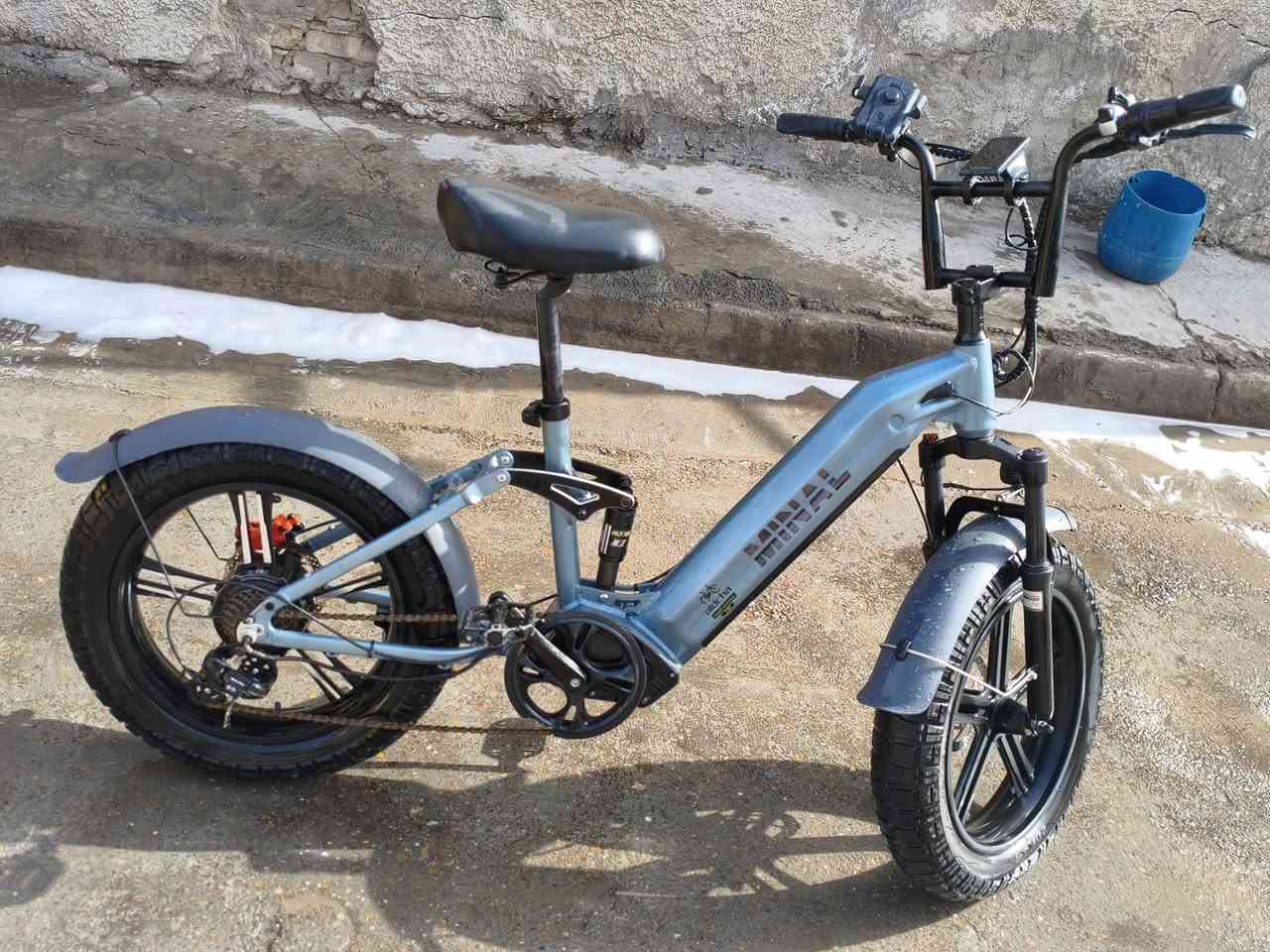 السلام عليكم بايسكل شحن ماركه ميلانو مصنوع كليا من الالمنيوم يتحمل وزن 200 كيلو سرعه فعليه تصل الى 50 خمس نمر بايسكل فلو الفول المكان بغداد مدينه الصدر السعر مليون و١٠٠ سعره اكثر ولله بس اريد ابيعه رقم الهاتف ***********
