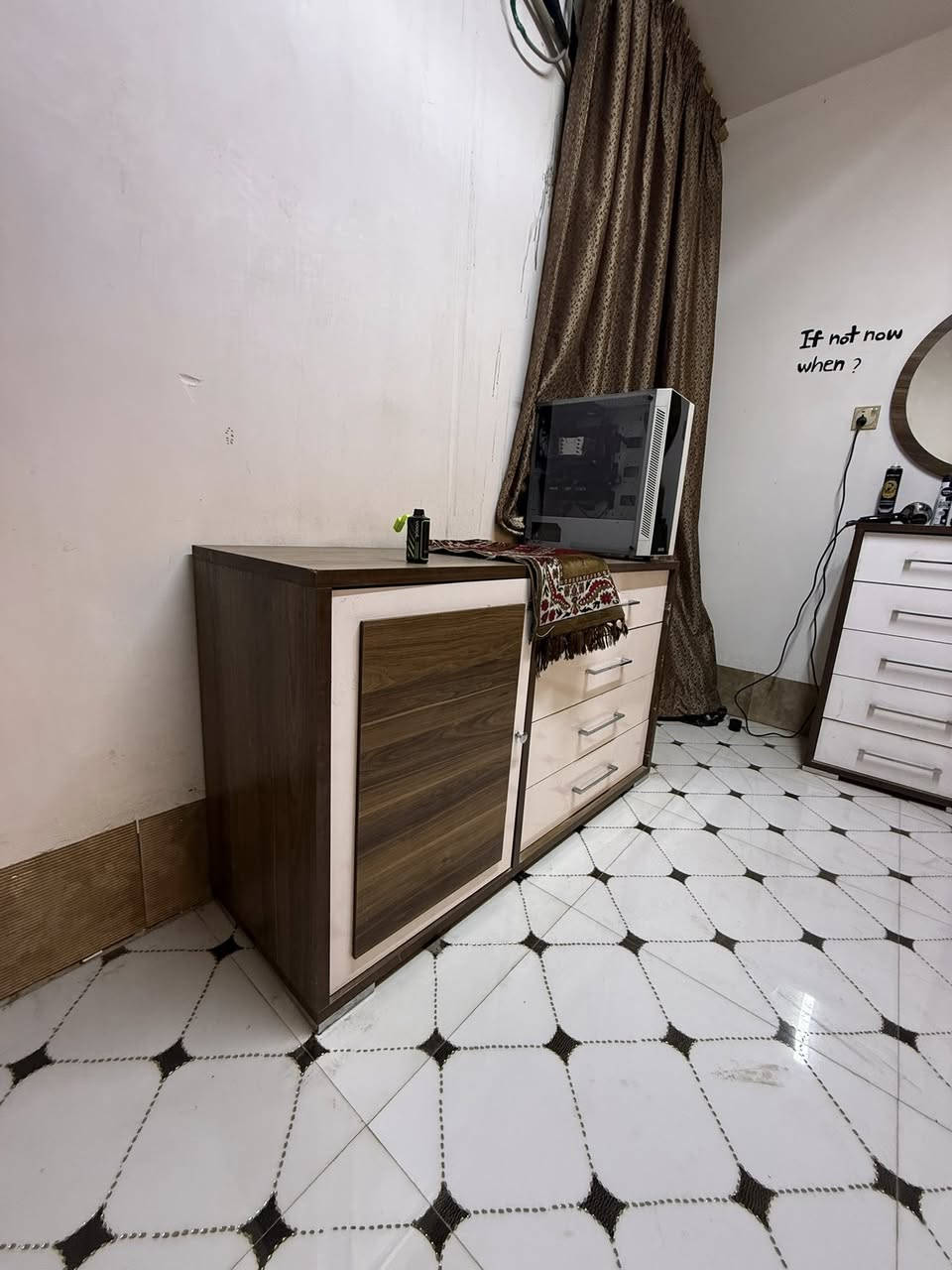 غرفة تركية 7 قطع  .. خشب HDF
السعر 300الف مكاني الدورة 
اهل المصلحة يعرفون قيمتها شگد 
***********
