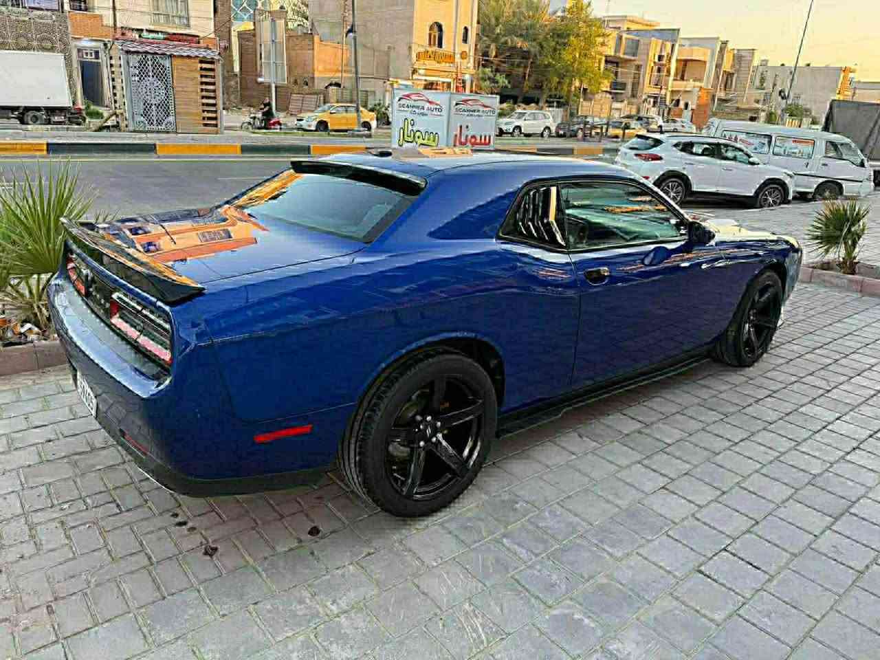 🚘 دوج تشالنجر SXT موديل 2018 للبيع 🚘
السيارة ما شاء الله نظيفة وجاهزة، ومواصفاتها كالتالي:
 المحرك: 6 سلندر، سعة 3600،  منضومه زنون
 الفئة: SXT.
 الموديل: 2018.
🛠️ تفاصيل الحادث والضرر:
 الحادث: تبديل بنيد وجاملغ أيسر فقط.
 التصليح: السيارة مصلحة تصليح درجة أولى، لغود وشاصي كفالة، ومابيها أي نقص، شغل وتوكل على الله.

 السعر المطلوب: 165 ورقة ($16,500) وبيه مجال حك جيه
📞 للإستفسار والتواصل:
 الرقم: ***********
 المكان: بغداد الدوره
