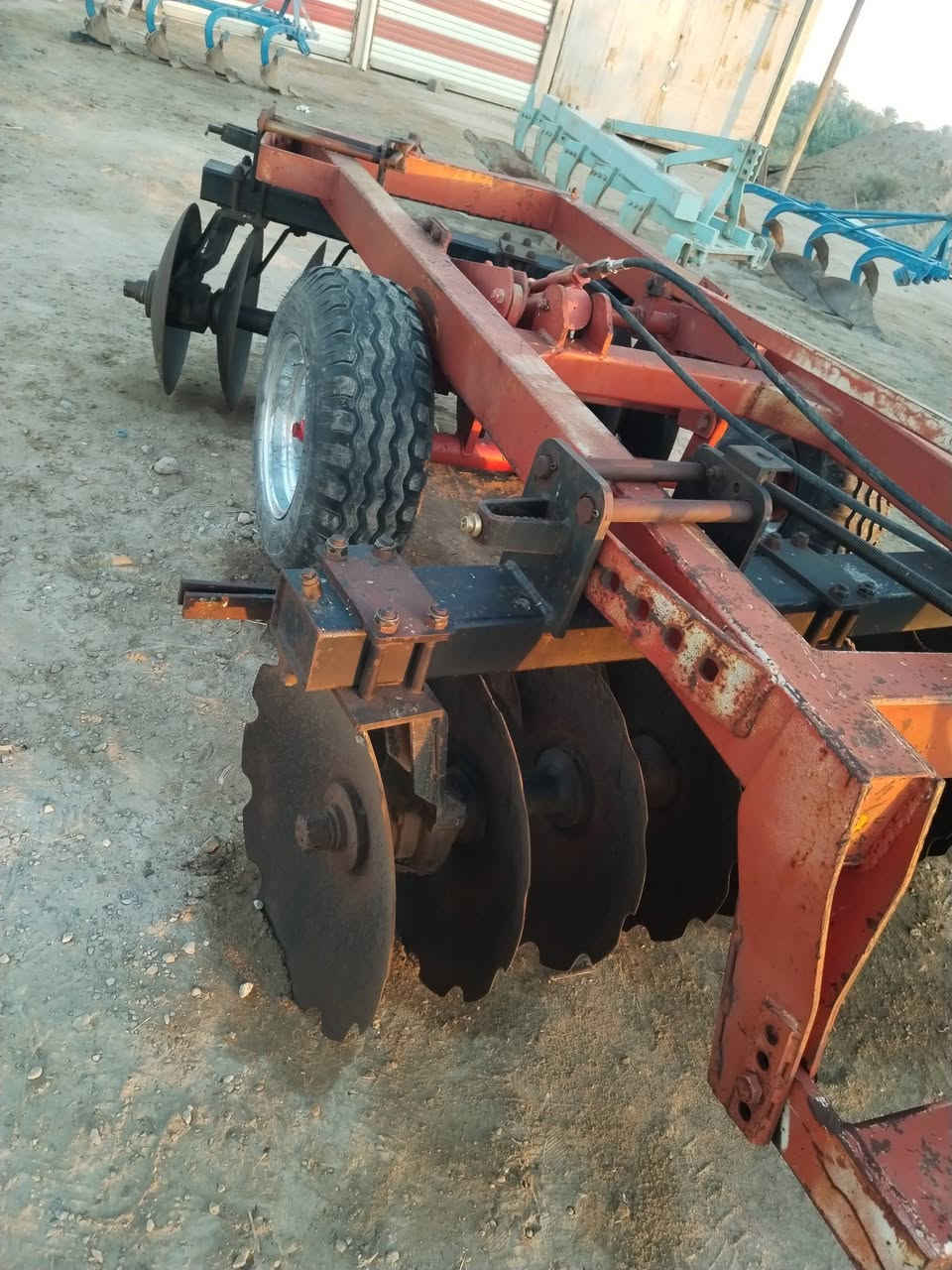 للبيع دسك تركي حجم  ١٨  صاج دسك جاهز للعمل العنوان واسط النعمانيه 
***********
***********
